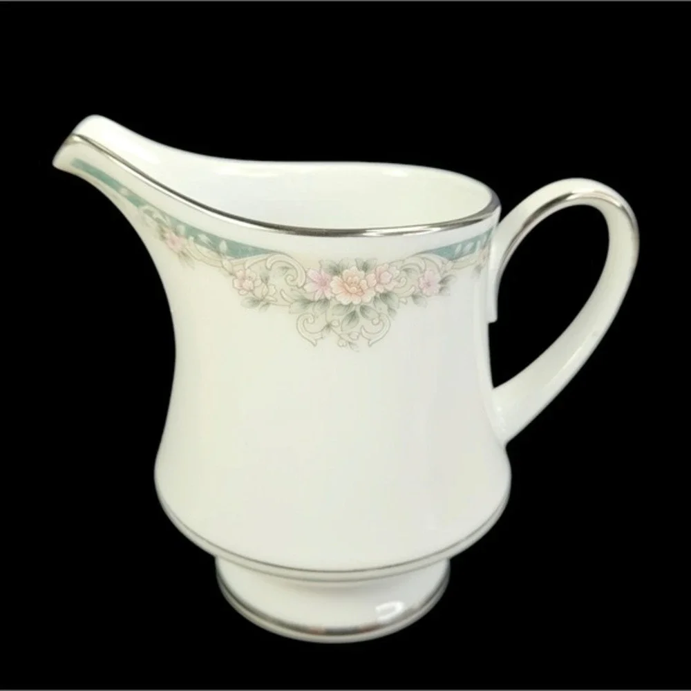 Noritake Enhancement Creamer 8 Ounce Serving Dinner‎ Floral 4035 Retired New